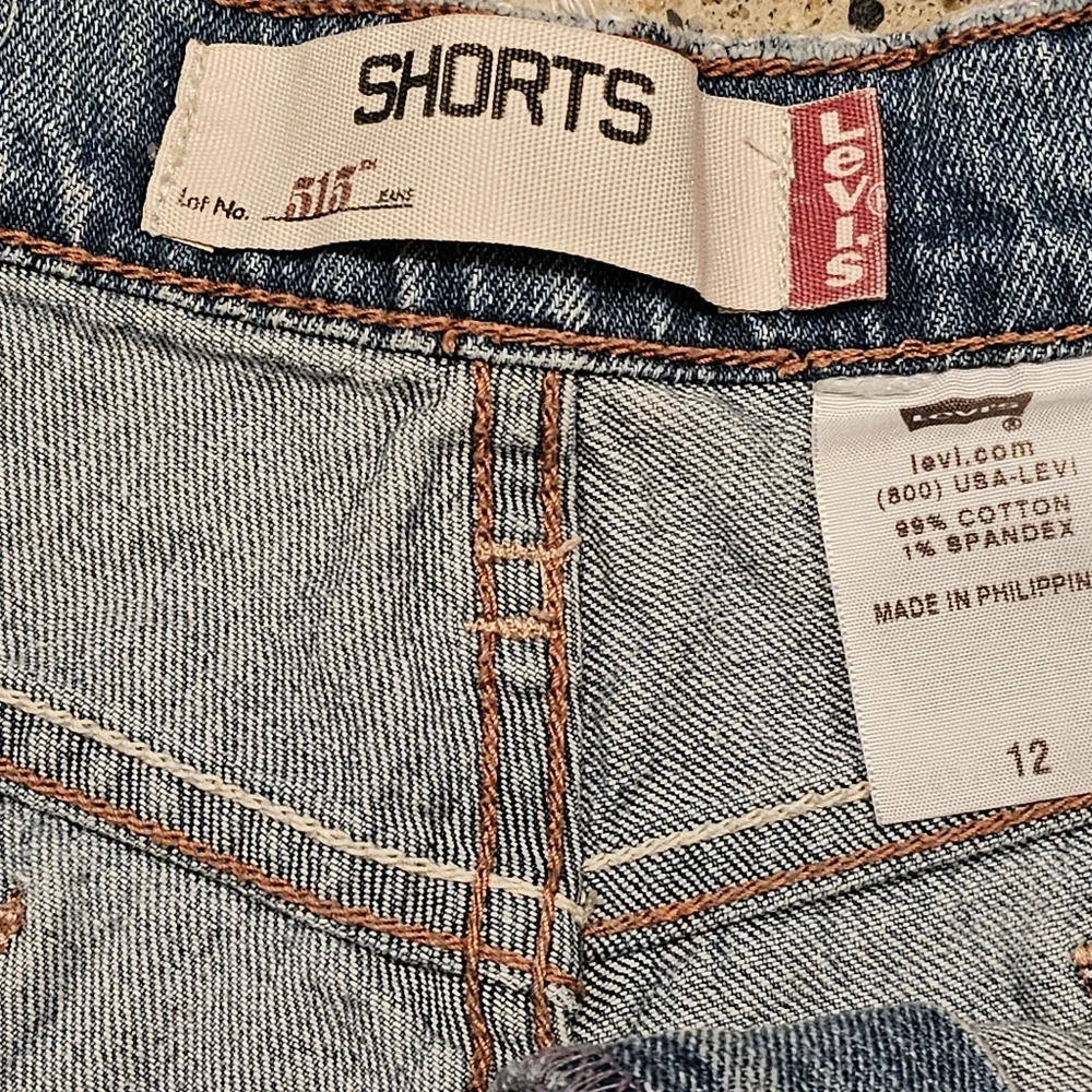 Levi's 515 Distressed Denim Shorts Size 12 - Picture 8 of 9
